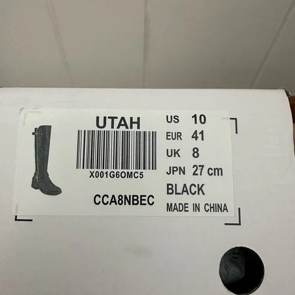 Elegant Black Quilted Knee-High Boots - Picture 3 of 3